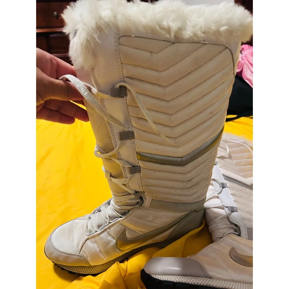 Nike Snow Boots Women White Silver Good Quilted Faux Fur Y2K Moon Boots